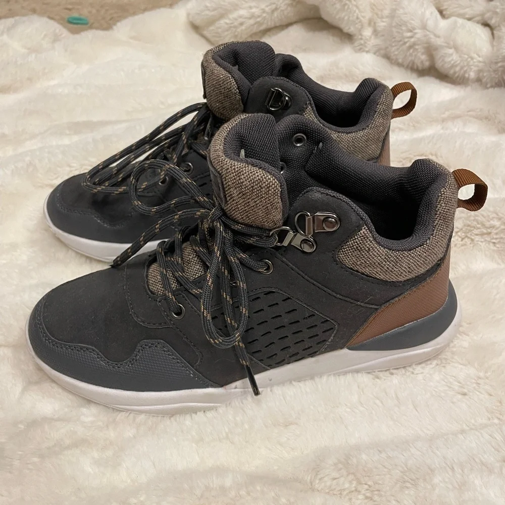 Boys Kids Perry Ellis Gray and Brown High-Top Sneakers Casual Size 6